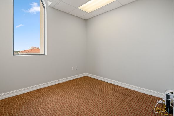 Ponce Tower Office - 510: 1805 Ponce de Leon Blvd, Coral Gables, FL 33134